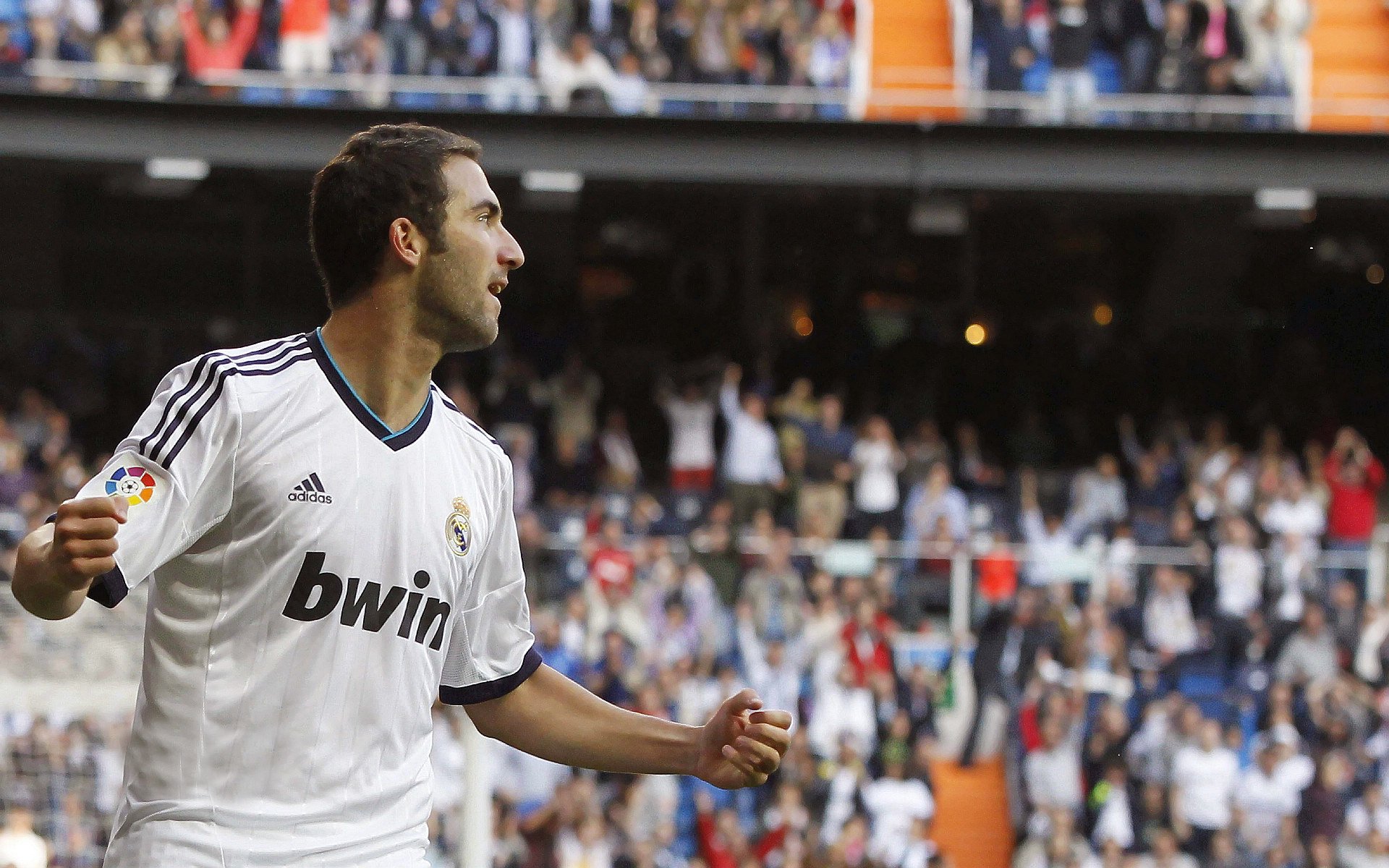 九游娱乐官方网站-中国足球联赛裁判执法标准持续提升，足球裁判执法规则